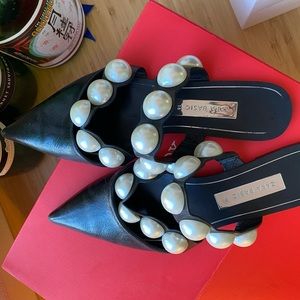 Zara gorgeous leather pearl mule/slipper